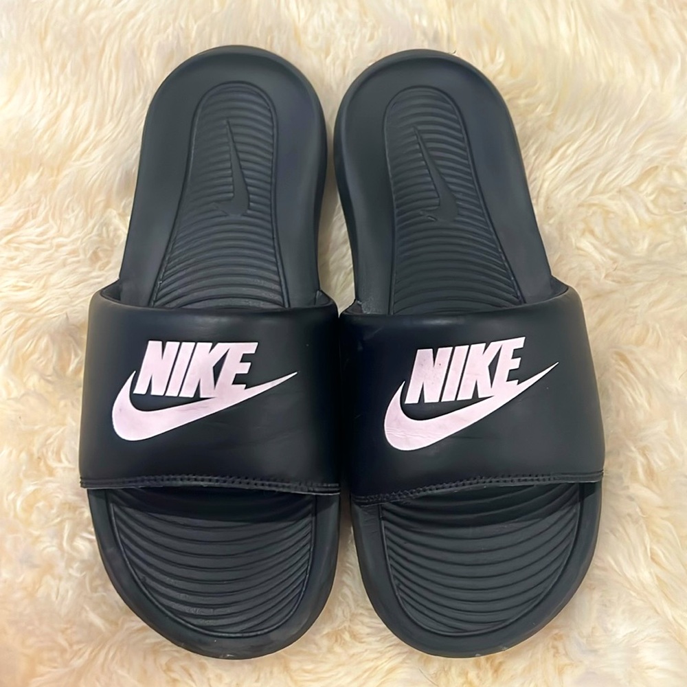 Nike slides